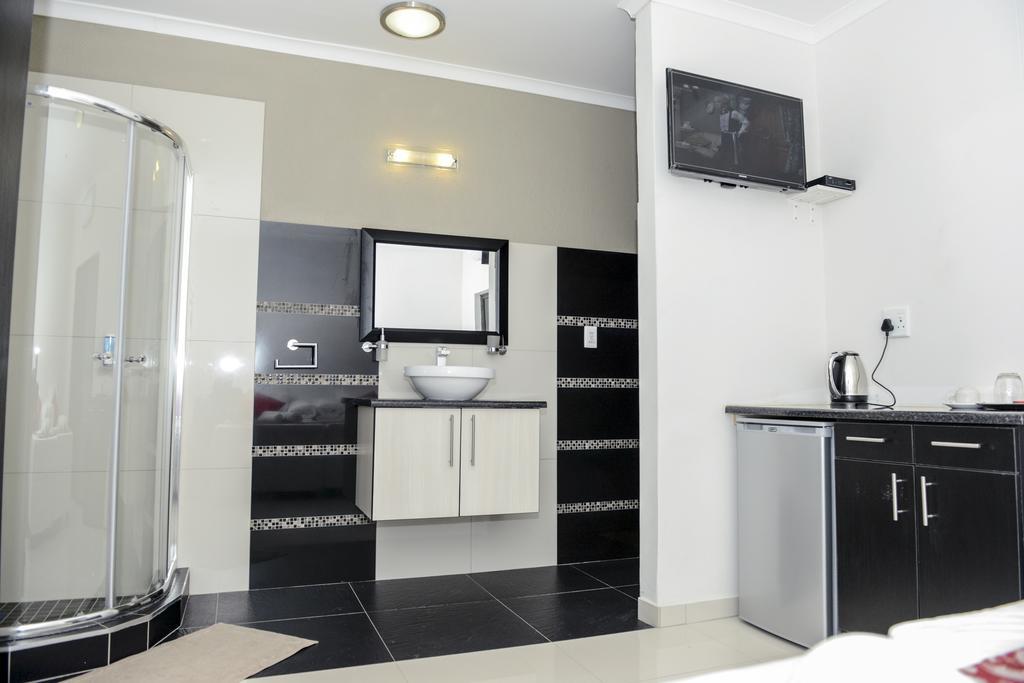 Discovery Guest House Windhoek Habitación foto