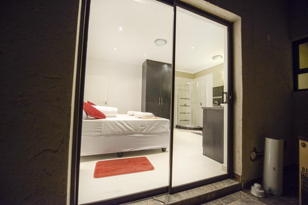 Discovery Guest House Windhoek Habitación foto